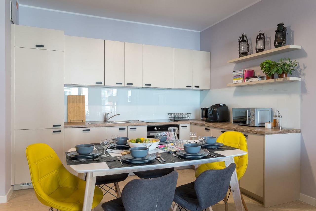 Raya Mansion Warsaw Apartment Bagian luar foto