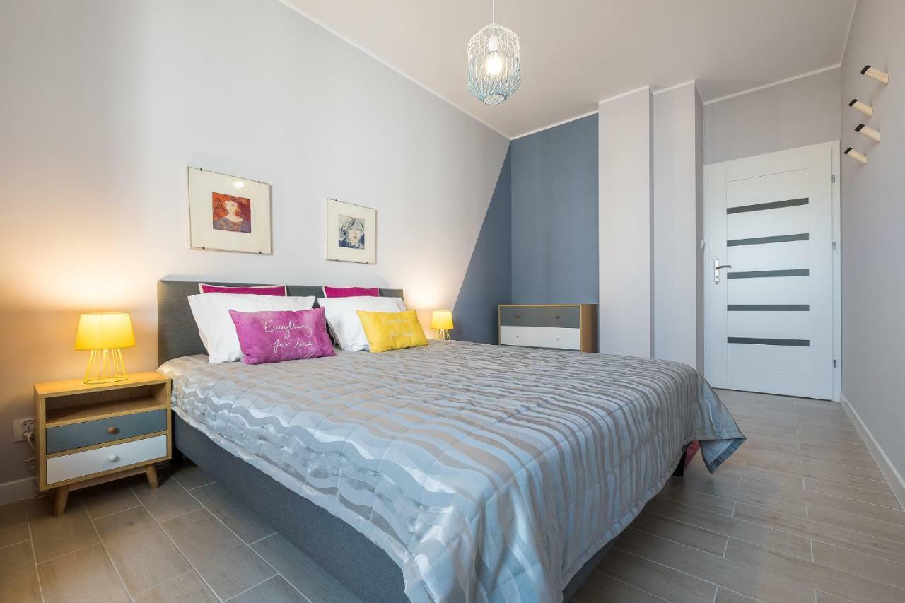 Raya Mansion Warsaw Apartment Bagian luar foto